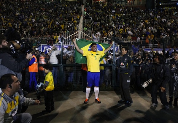 ronaldo_laughs_off_misses_in_his_final_match_for_brazil.jpg